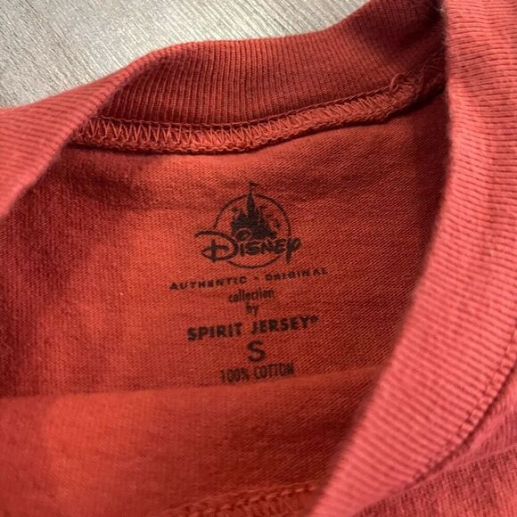 Walt Disney Disneyland Burgundy Spirit‎ Jersey Women Small Bin M-51 - Picture 3 of 6